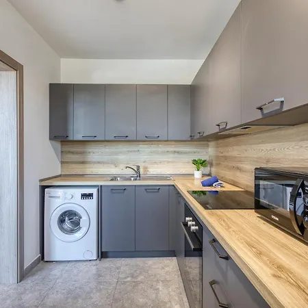 Modern Maisonette With Valley Views Karp1-3